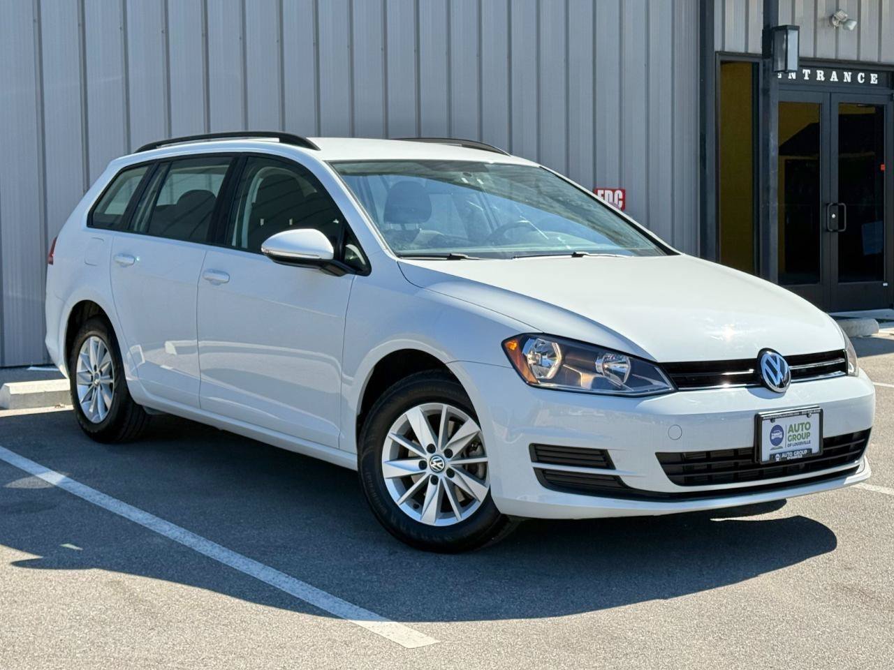 Used 2016 Volkswagen Golf S FWD image 3