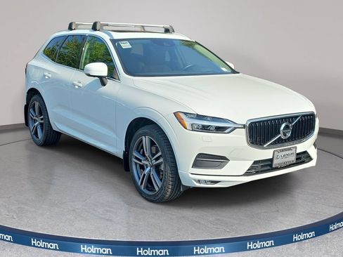 Used 2020 Volvo XC60 T5 Momentum w/ Protection Package Premier AWD/4WD image 4