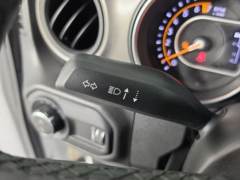 Used 2023 Jeep Gladiator Sport AWD/4WD image 25