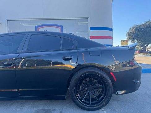 Used 2015 Dodge Charger R/T image 22