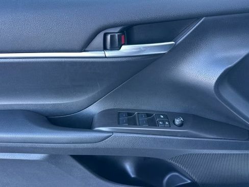 Used 2024 Toyota Camry SE image 14