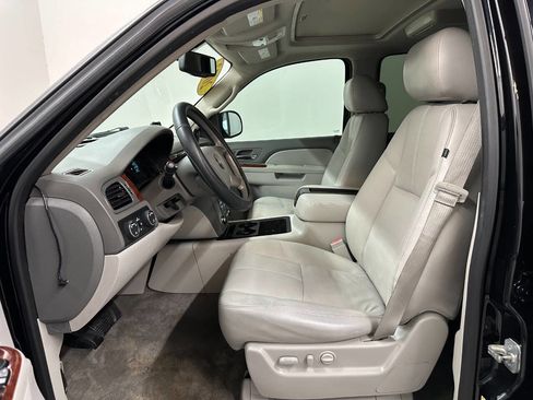 Used 2013 GMC Yukon XL SLT w/ SLT-2 Equipment Package image 9