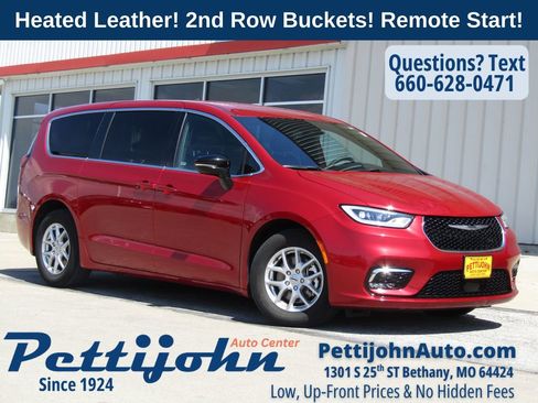 Used 2025 Chrysler Pacifica Select FWD image 1