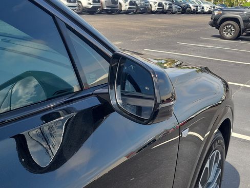 Used 2024 Cadillac Lyriq Sport RWD image 8