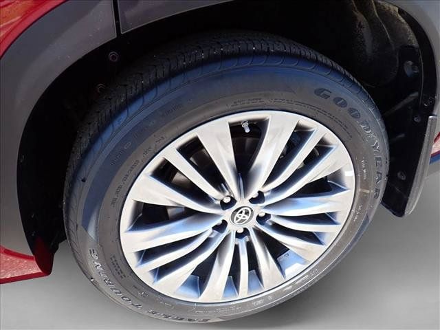 Certified 2021 Toyota Highlander Platinum AWD/4WD image 7