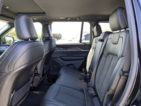 New 2026 Jeep Grand Cherokee Altitude image 15