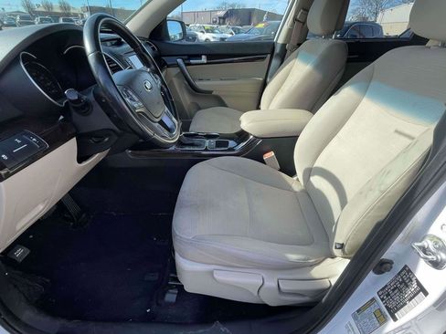 Used 2015 Kia Sorento LX image 5