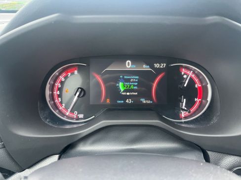 Used 2025 Toyota RAV4 XLE image 35