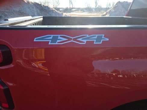 Used 2020 Chevrolet Silverado 1500 Custom w/ Custom Value Package image 9