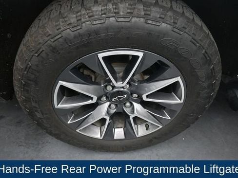 Used 2022 Chevrolet Suburban Z71 AWD/4WD image 15
