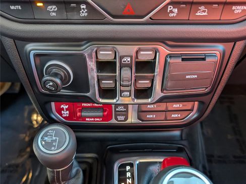 Used 2024 Jeep Wrangler Unlimited Rubicon 392 image 27