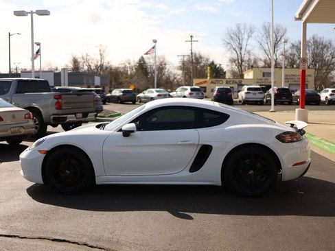Used 2019 Porsche 718 Cayman RWD image 8