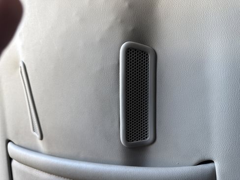 Used 2018 Cadillac Escalade Luxury w/ LPO, Radiant Package image 29