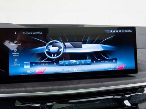 New 2026 BMW X5 xDrive50e w/ Executive Package image 26