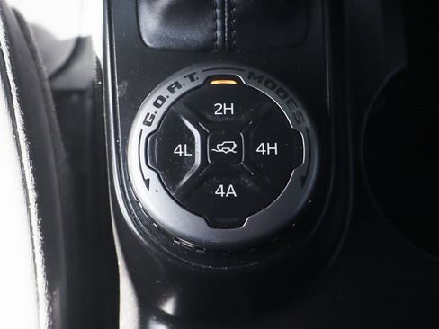 Used 2022 Ford Bronco Black Diamond image 39