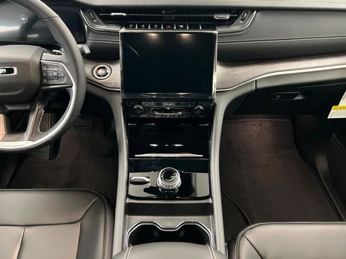 New 2025 Jeep Grand Cherokee L Limited image 13
