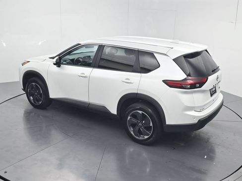 Used 2024 Nissan Rogue SV FWD image 60