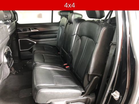 Used 2024 Jeep Wagoneer L Series II w/ Flexible Seating Group AWD/4WD image 13