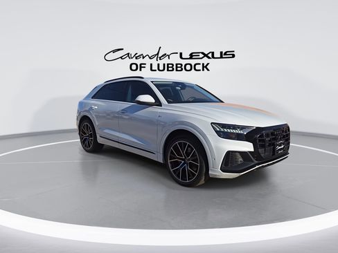 Used 2021 Audi Q8 Prestige w/ Prestige Package image 2