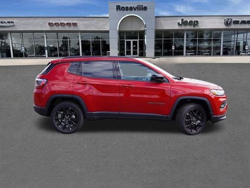 New 2025 Jeep Compass Latitude w/ Sun & Sound Group image 2
