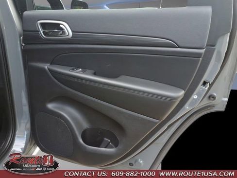 Used 2022 Jeep Grand Cherokee Laredo X AWD/4WD image 14