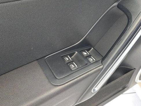 Used 2013 Volkswagen Beetle 2.5 FWD image 14