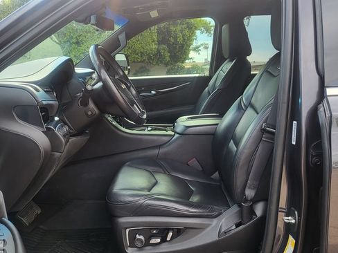 Used 2018 Cadillac Escalade Platinum AWD/4WD image 29