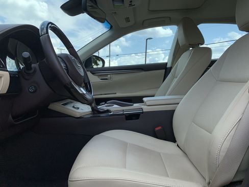 Used 2018 Lexus ES 350 w/ Navigation System Package FWD image 16