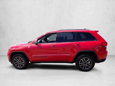 Used 2019 Jeep Grand Cherokee Trailhawk w/ Trailhawk Luxury Group AWD/4WD image 2