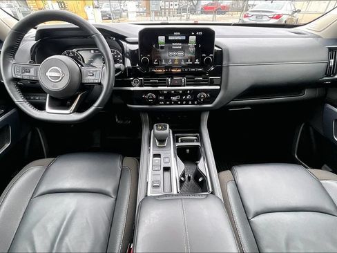 Used 2024 Nissan Pathfinder SL w/ SL Premium Package FWD image 19
