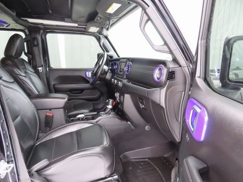 Used 2020 Jeep Wrangler Unlimited Sahara w/ Cold Weather Group image 22