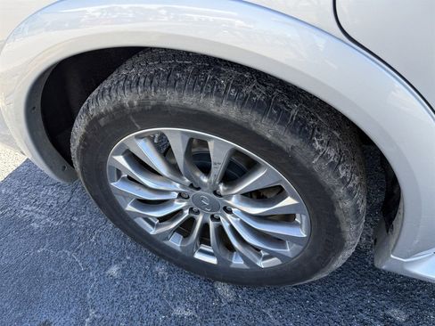 Used 2015 INFINITI QX80 LIMITED w/ 22" Wheel Package image 6