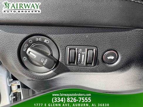 Used 2022 Dodge Charger Scat Pack w/ Plus Group RWD image 17