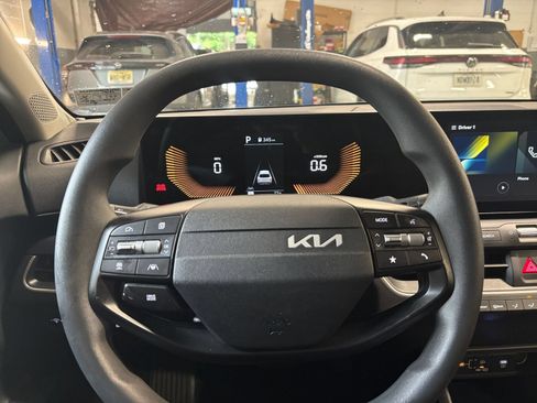 Used 2026 Kia K4 FWD image 28