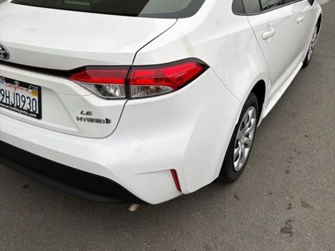 Used 2023 Toyota Corolla LE image 2
