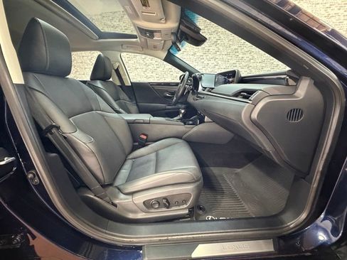 Used 2020 Lexus ES 300h w/ Premium Package image 9