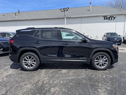 Used 2023 GMC Terrain SLT AWD/4WD image 8