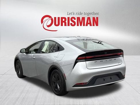 Used 2025 Toyota Prius LE image 4