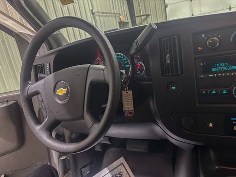 Used 2019 Chevrolet Express 3500 LT w/ LT Preferred Equipment Group image 19