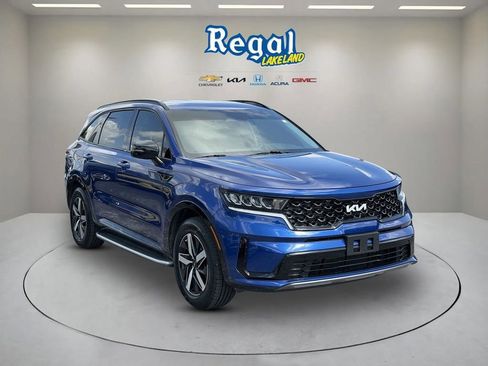 Certified 2022 Kia Sorento S FWD image 1