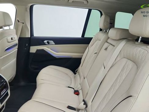 Used 2024 BMW X7 xDrive40i w/ Parking Assistance Package AWD/4WD image 34