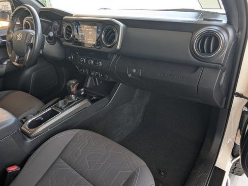 Used 2019 Toyota Tacoma TRD Sport w/ Technology Package RWD image 21