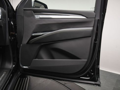 Used 2025 Cadillac Escalade V w/ LPO, ONYX Package image 53