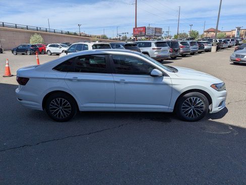 Used 2021 Volkswagen Jetta SE FWD image 6