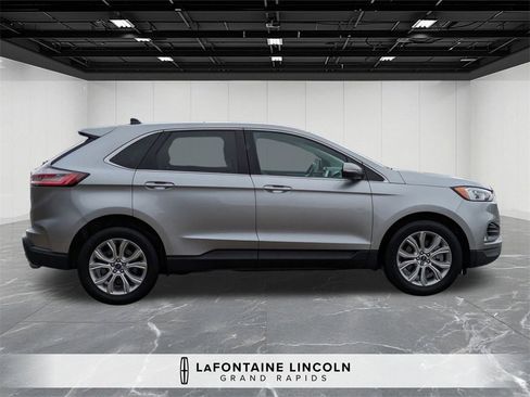 Used 2022 Ford Edge Titanium image 6