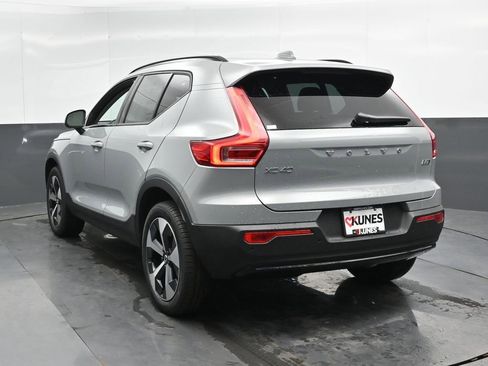 New 2026 Volvo XC40 B5 Plus w/ Protection Package Premier image 8