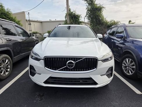 Used 2022 Volvo XC60 B5 Momentum AWD/4WD image 2
