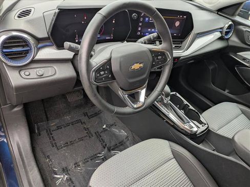 Used 2024 Chevrolet Trax LT w/ Driver Confidence Package FWD image 10