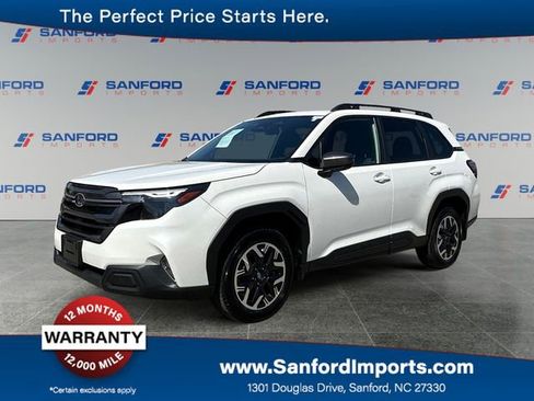 Used 2025 Subaru Forester Premium image 1