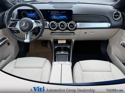 Used 2026 Mercedes-Benz GLB 250 4MATIC image 2